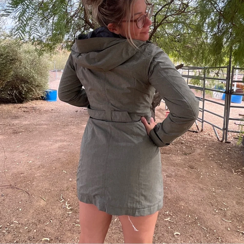 🧥 REI Insulated Rain Jacket - Picture 4 of 16